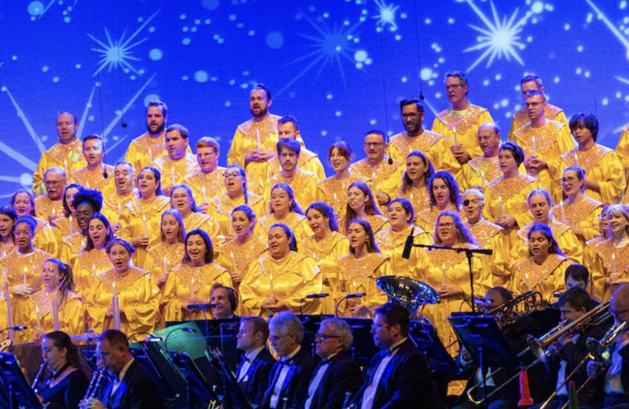 Celebrity Narrators Announced for EPCOT Candlelight Processional